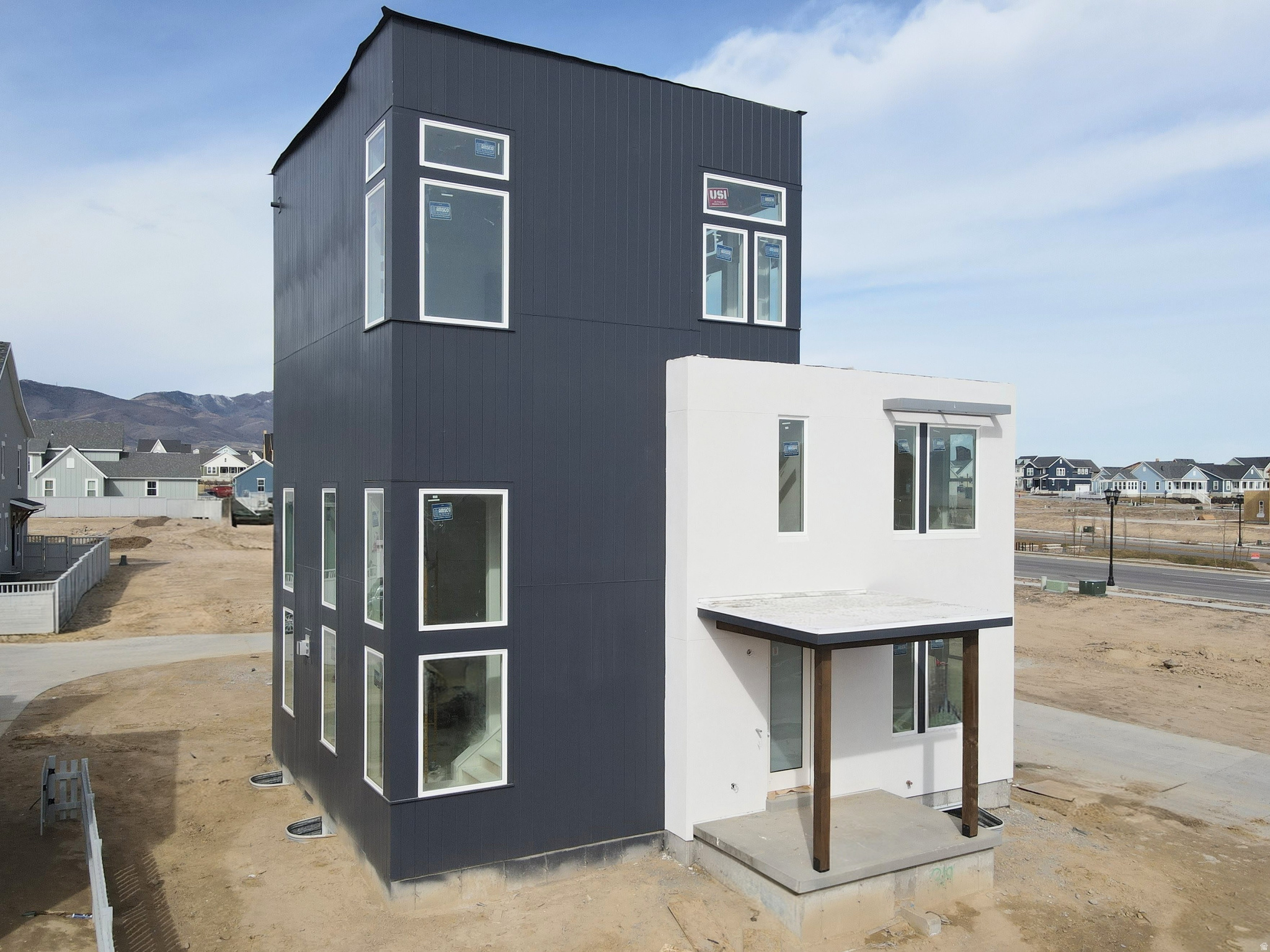 DAYBREAK - Residential