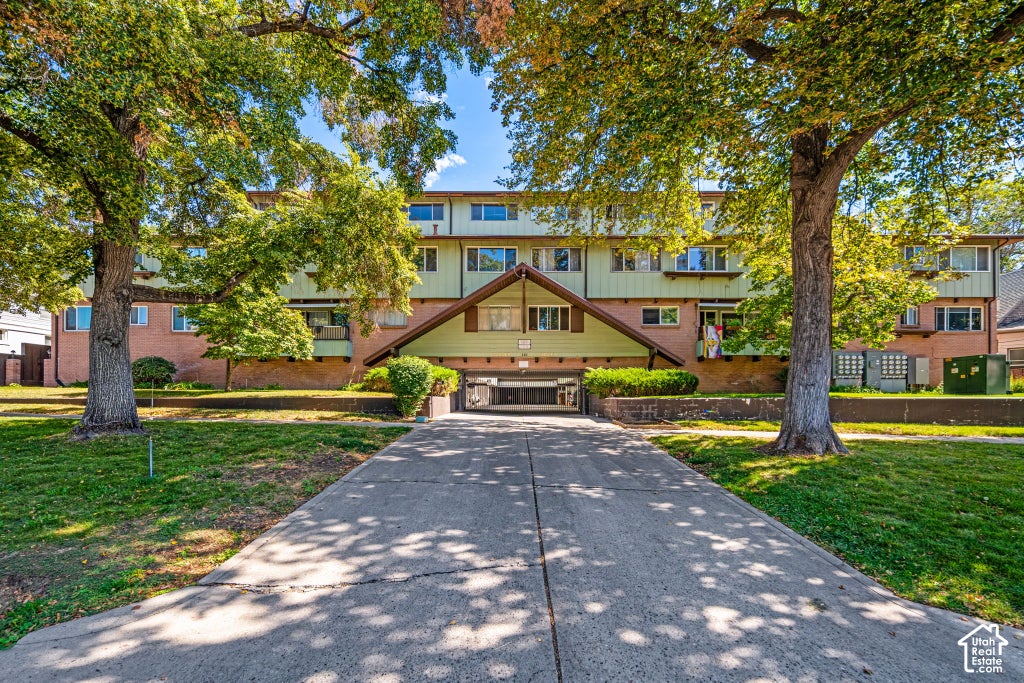 Photo of 131 S 1000 E, Salt Lake City, UT 84102 (MLS # 2188247)