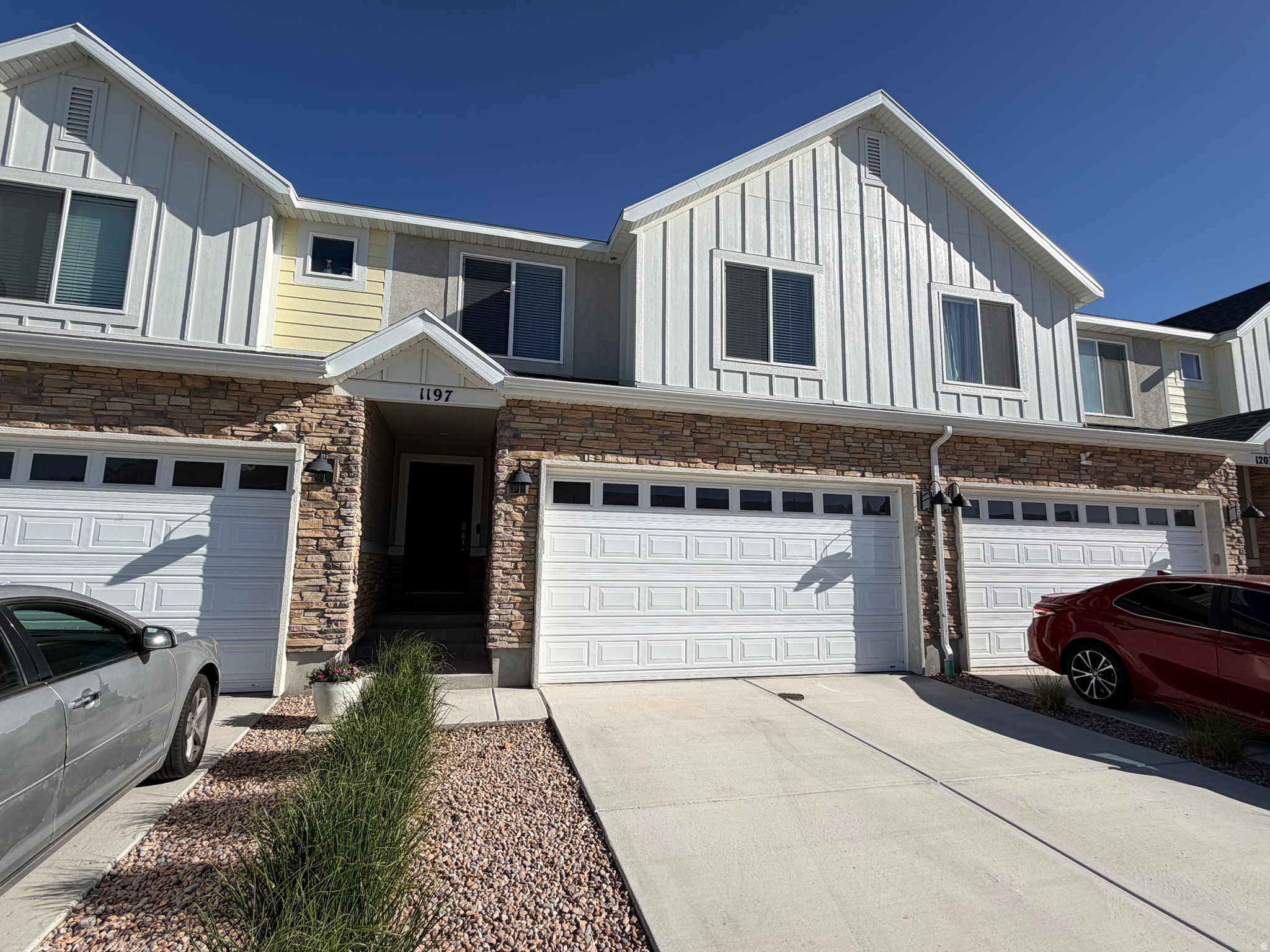 SUMMIT RIDGE TOWNS - Residential