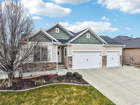 Photo of 2396 FIELD STONE WAY, Layton, UT 84041 (MLS # 2127845)