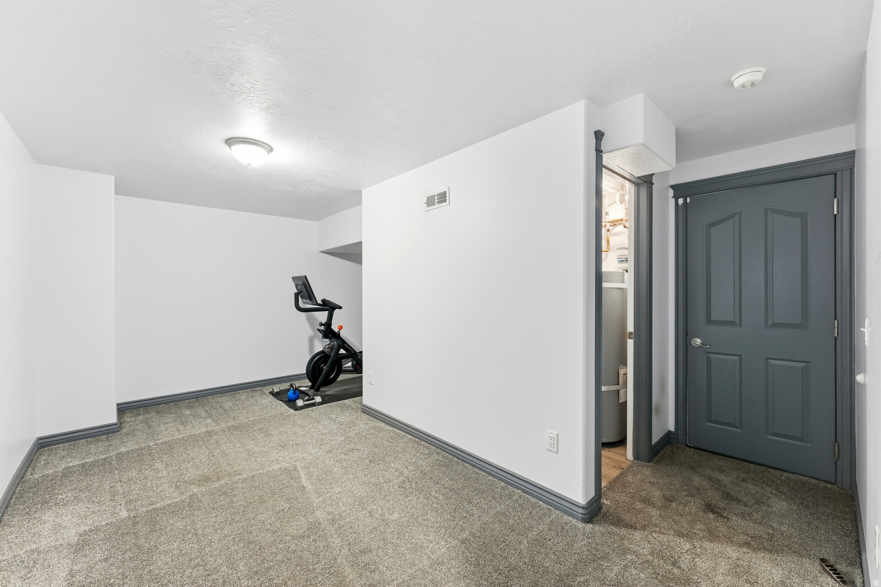 Millcreek, Utah 84117, United States, 3 Bedrooms Bedrooms, ,3 BathroomsBathrooms,Residential,Active,240731