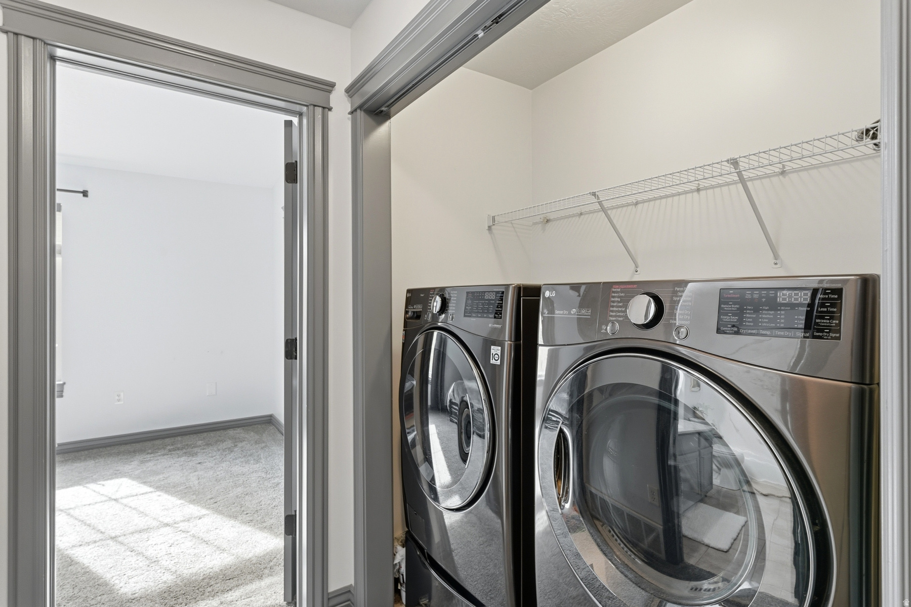 Millcreek, Utah 84117, United States, 3 Bedrooms Bedrooms, ,3 BathroomsBathrooms,Residential,Active,240731