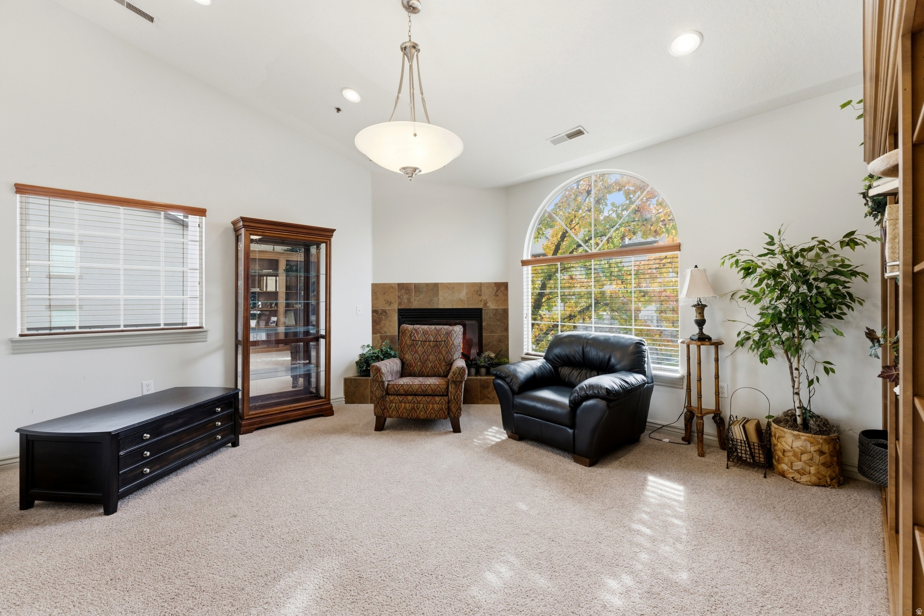 Millcreek, Utah 84117, United States, 3 Bedrooms Bedrooms, ,3 BathroomsBathrooms,Residential,Active,240731