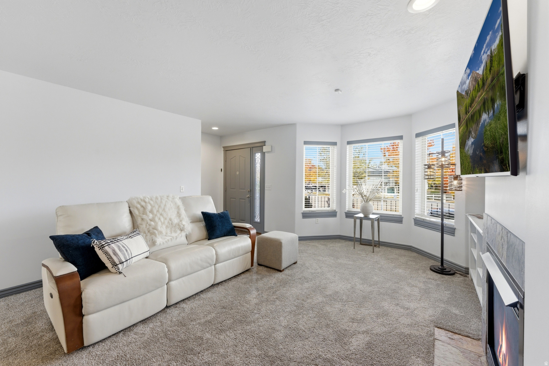 Millcreek, Utah 84117, United States, 3 Bedrooms Bedrooms, ,3 BathroomsBathrooms,Residential,Active,240731