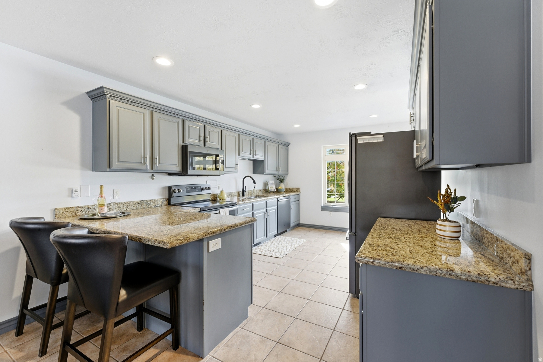 Millcreek, Utah 84117, United States, 3 Bedrooms Bedrooms, ,3 BathroomsBathrooms,Residential,Active,240731