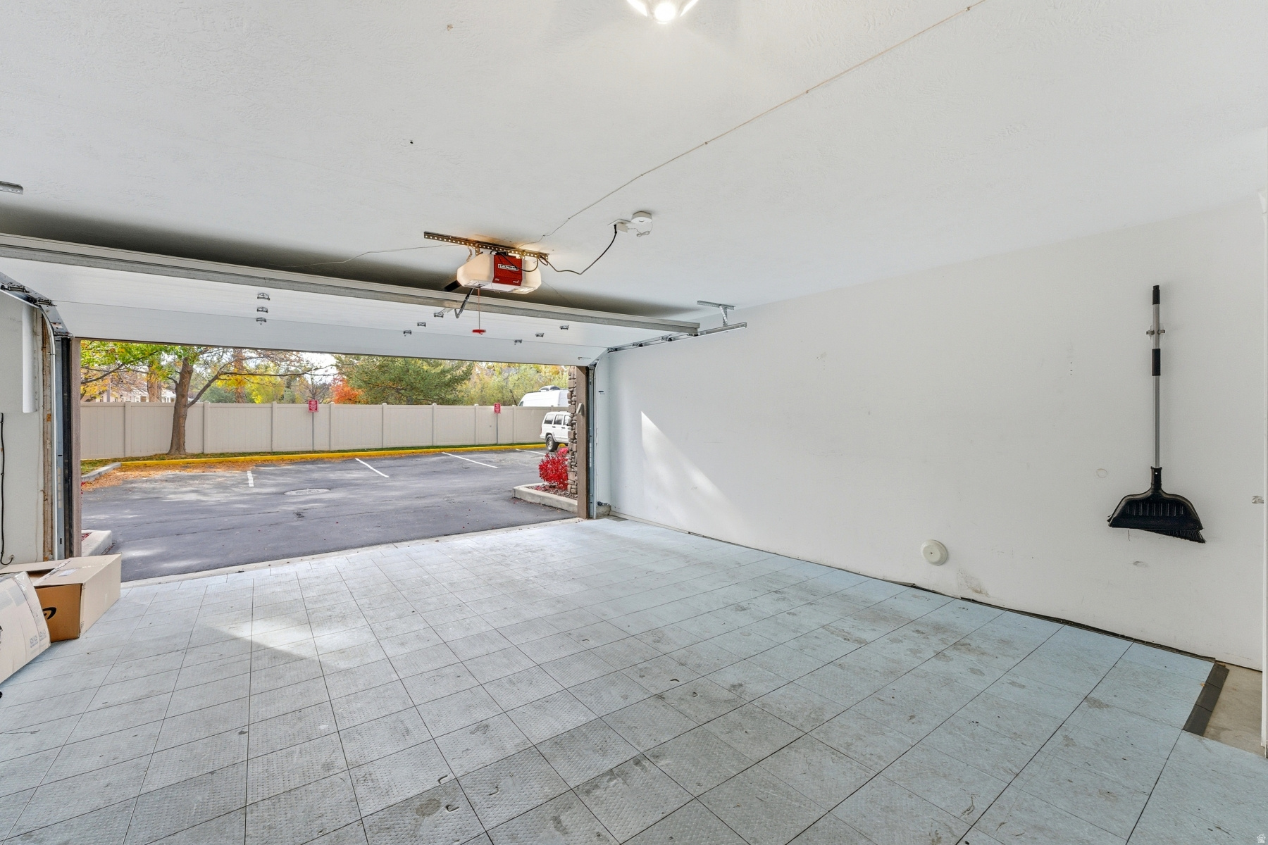 Millcreek, Utah 84117, United States, 3 Bedrooms Bedrooms, ,3 BathroomsBathrooms,Residential,Active,240731