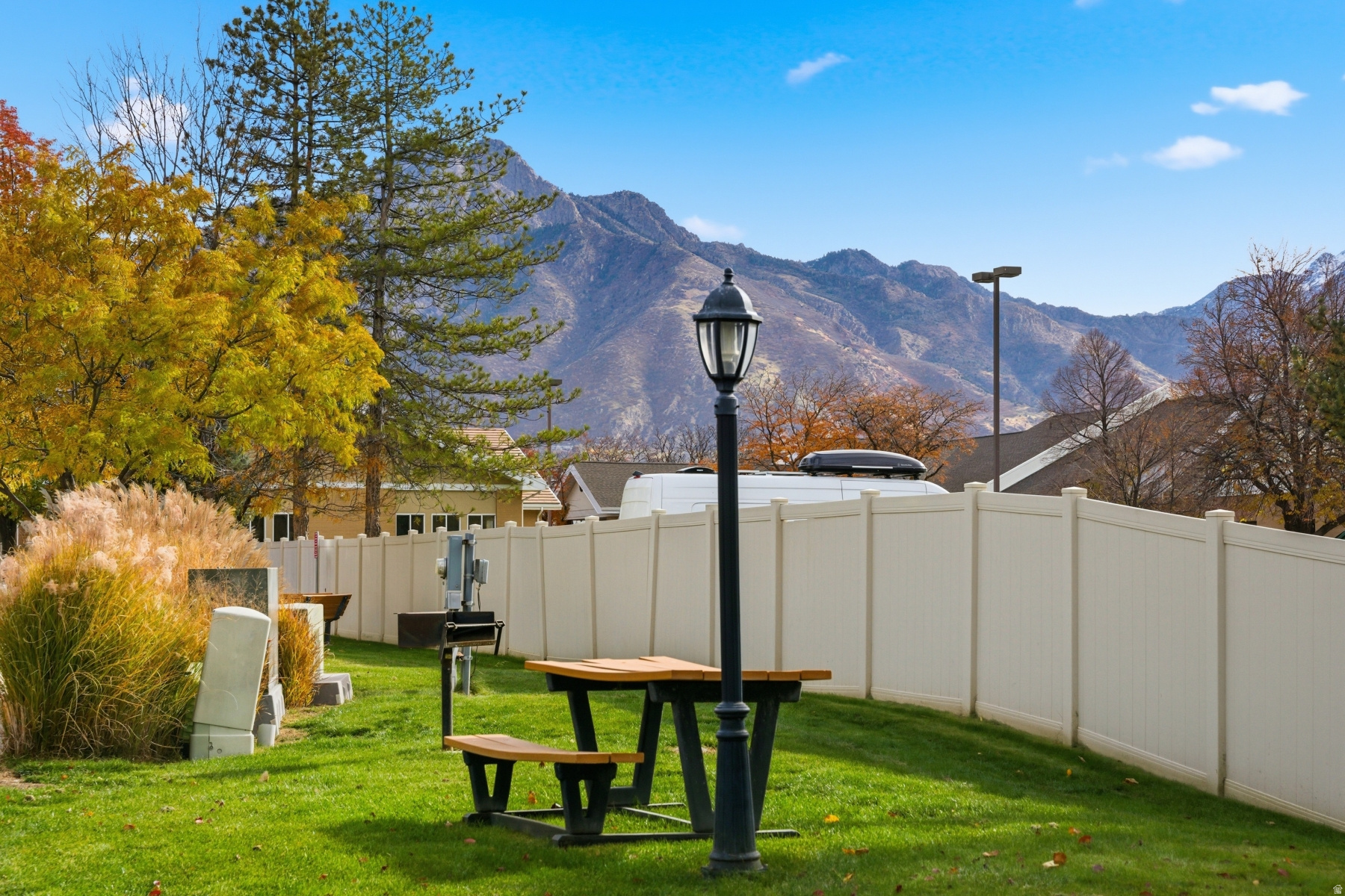 Millcreek, Utah 84117, United States, 3 Bedrooms Bedrooms, ,3 BathroomsBathrooms,Residential,Active,240731