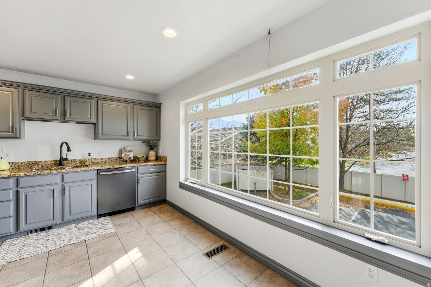 Millcreek, Utah 84117, United States, 3 Bedrooms Bedrooms, ,3 BathroomsBathrooms,Residential,Active,240731