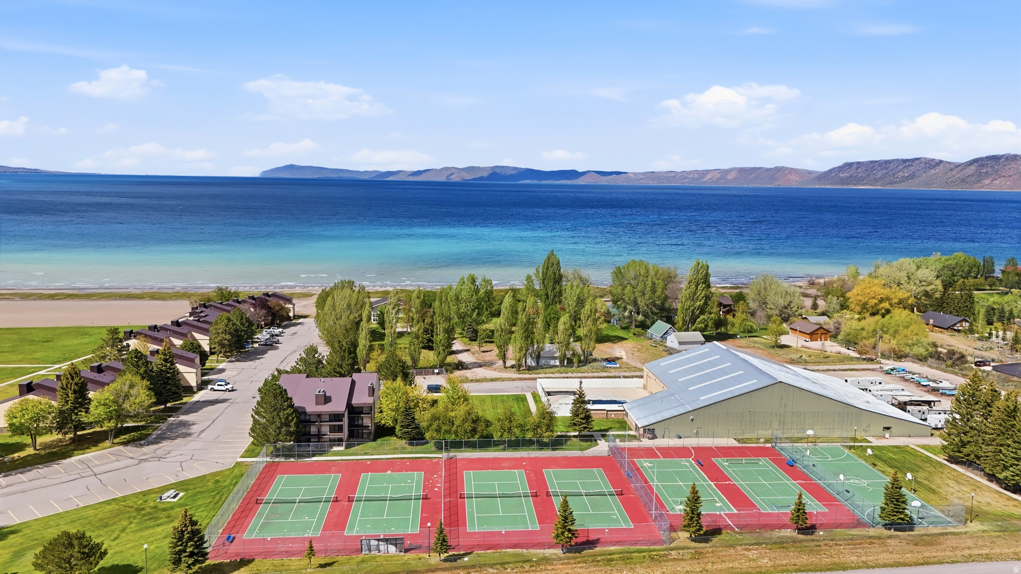 IDEAL BEACH - Residential