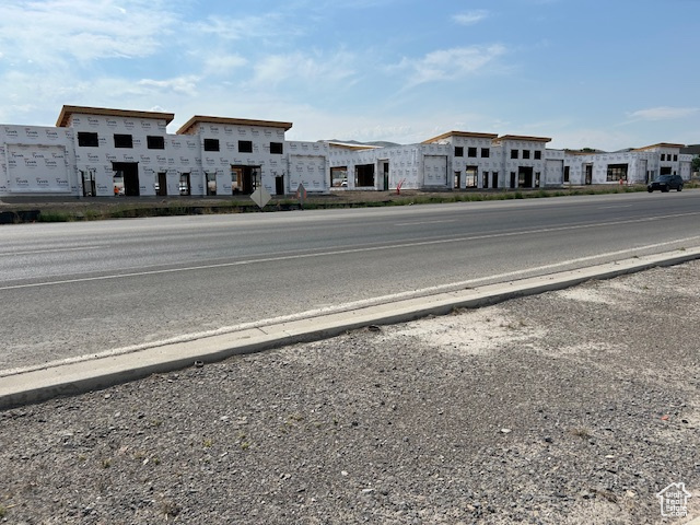 REDWOOD SQUARE - Commercial Lease