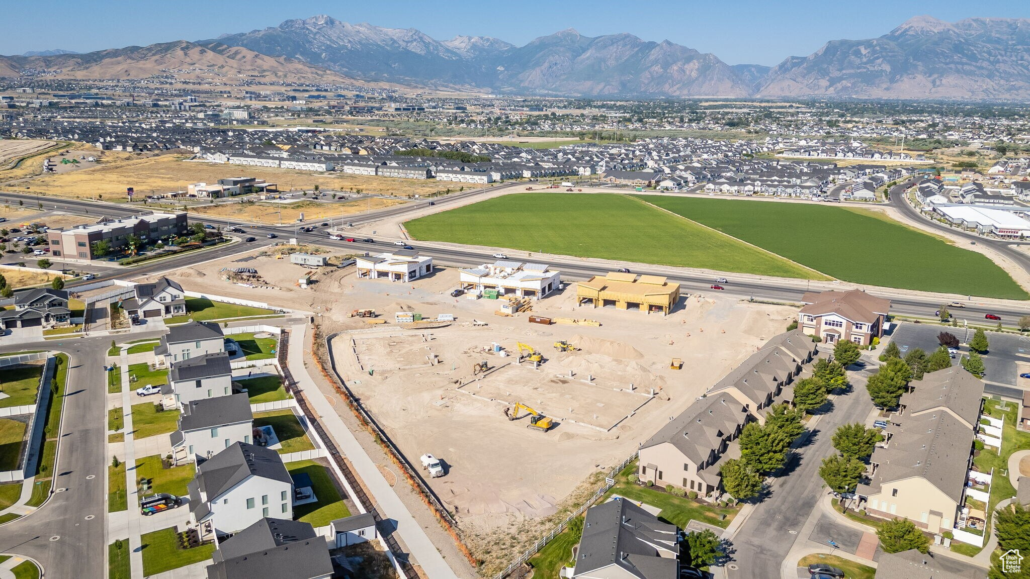 REDWOOD SQUARE - Commercial Lease