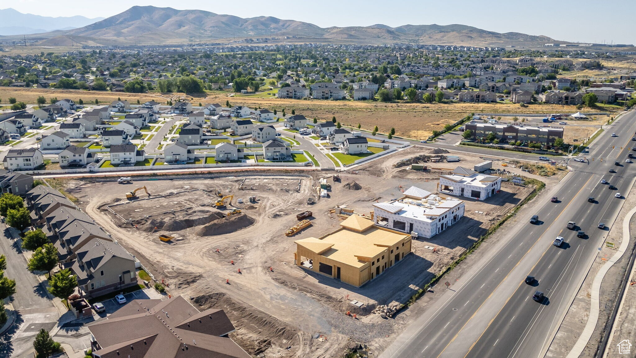 REDWOOD SQUARE - Commercial Lease