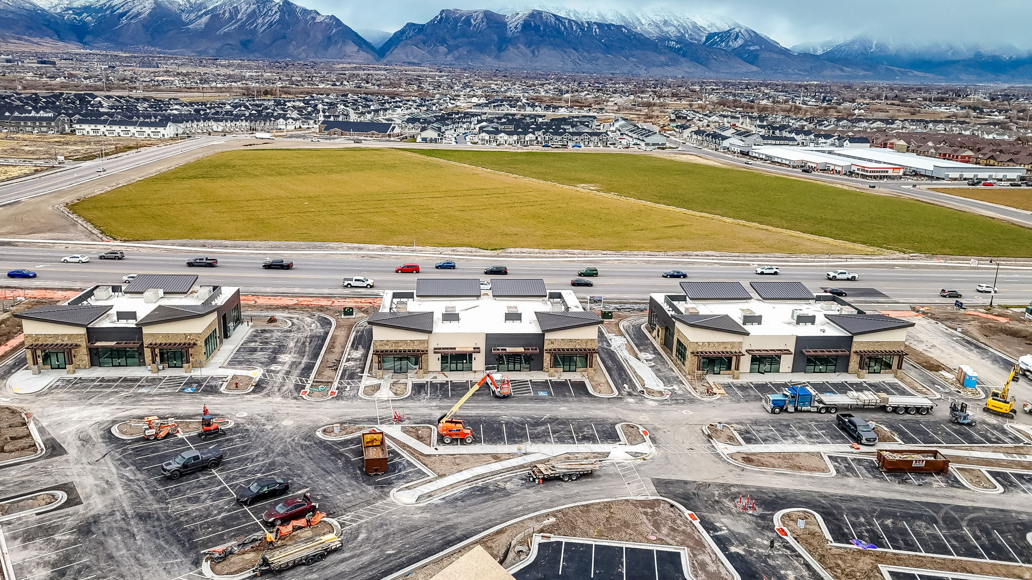 REDWOOD SQUARE - Commercial Lease