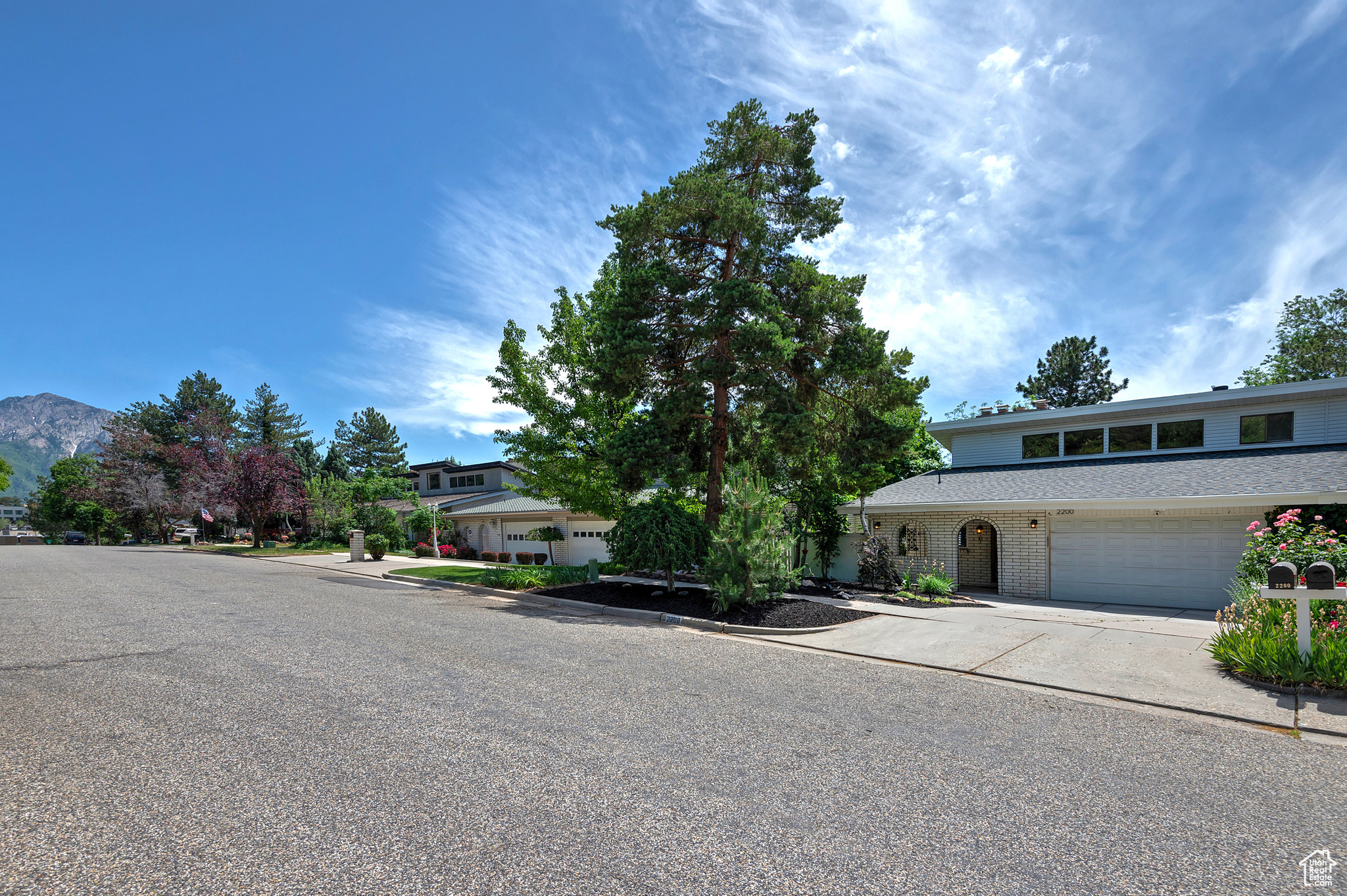 ARCADIA HEIGHTS - Residential Income