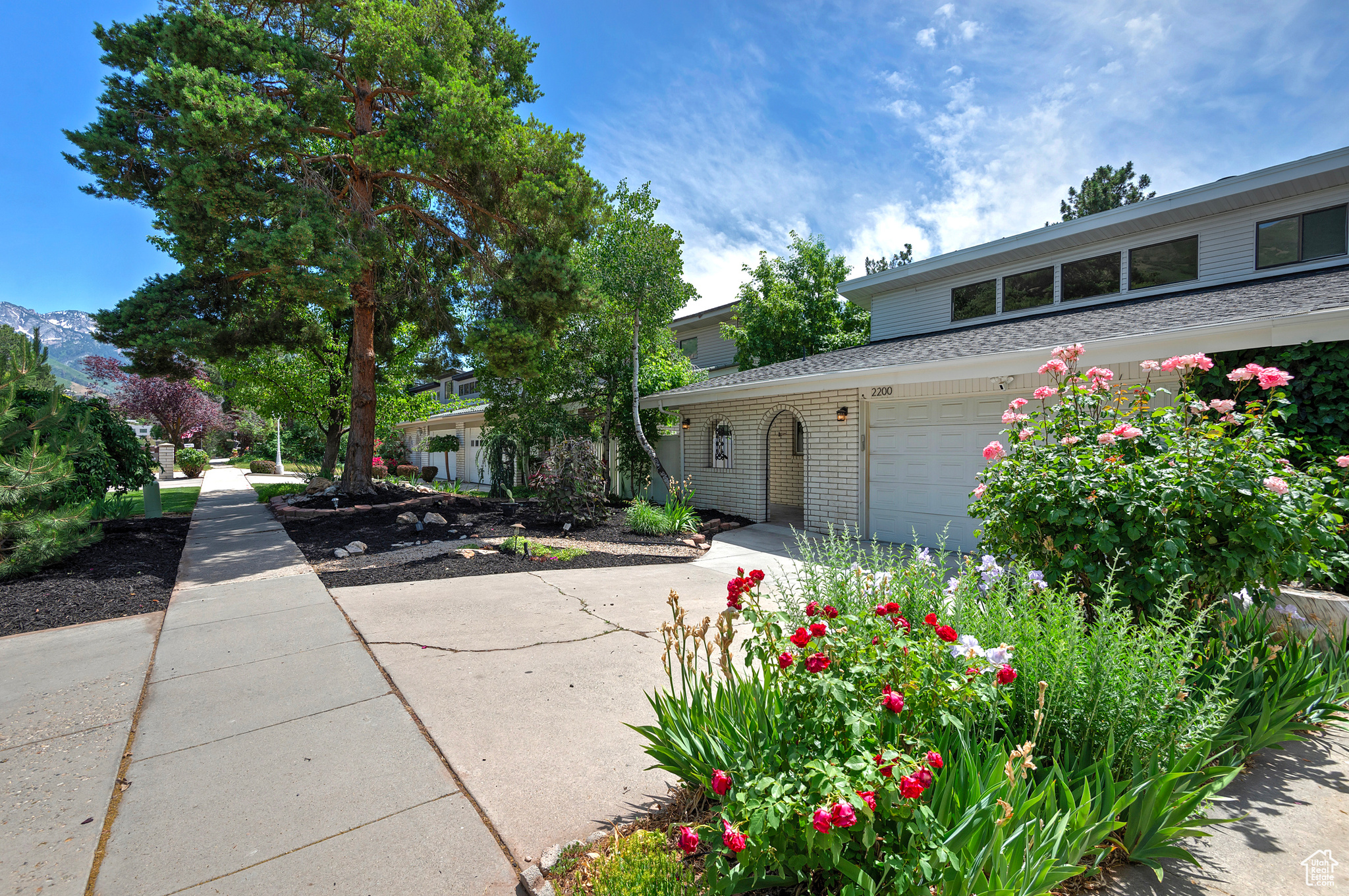 ARCADIA HEIGHTS - Residential Income