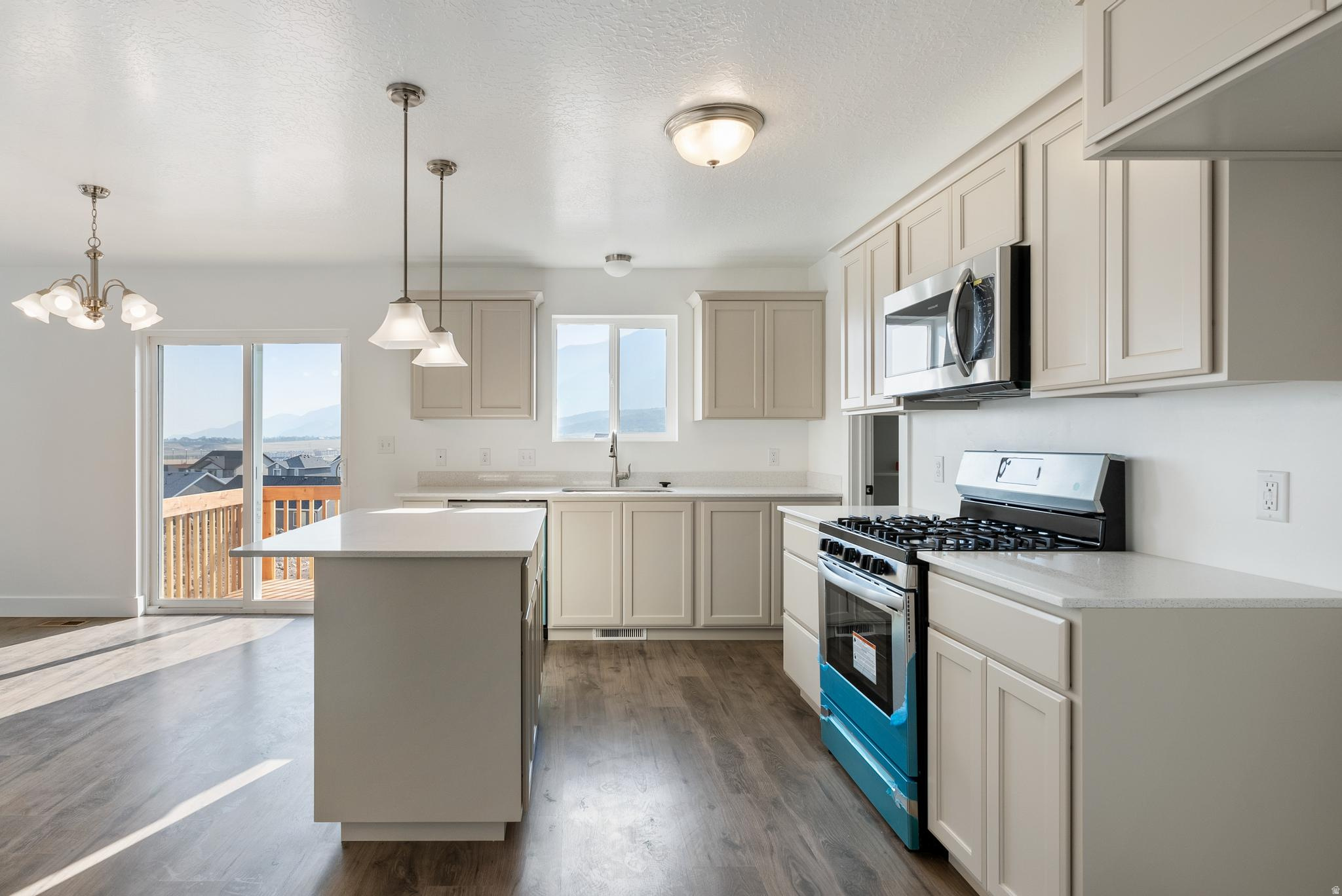 SUMMIT RIDGE THE HILLS - Residential