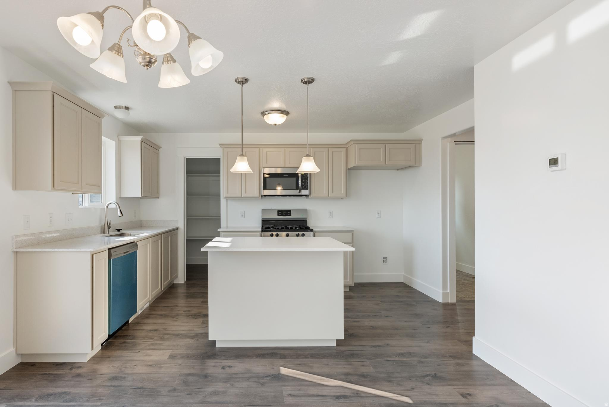 SUMMIT RIDGE THE HILLS - Residential