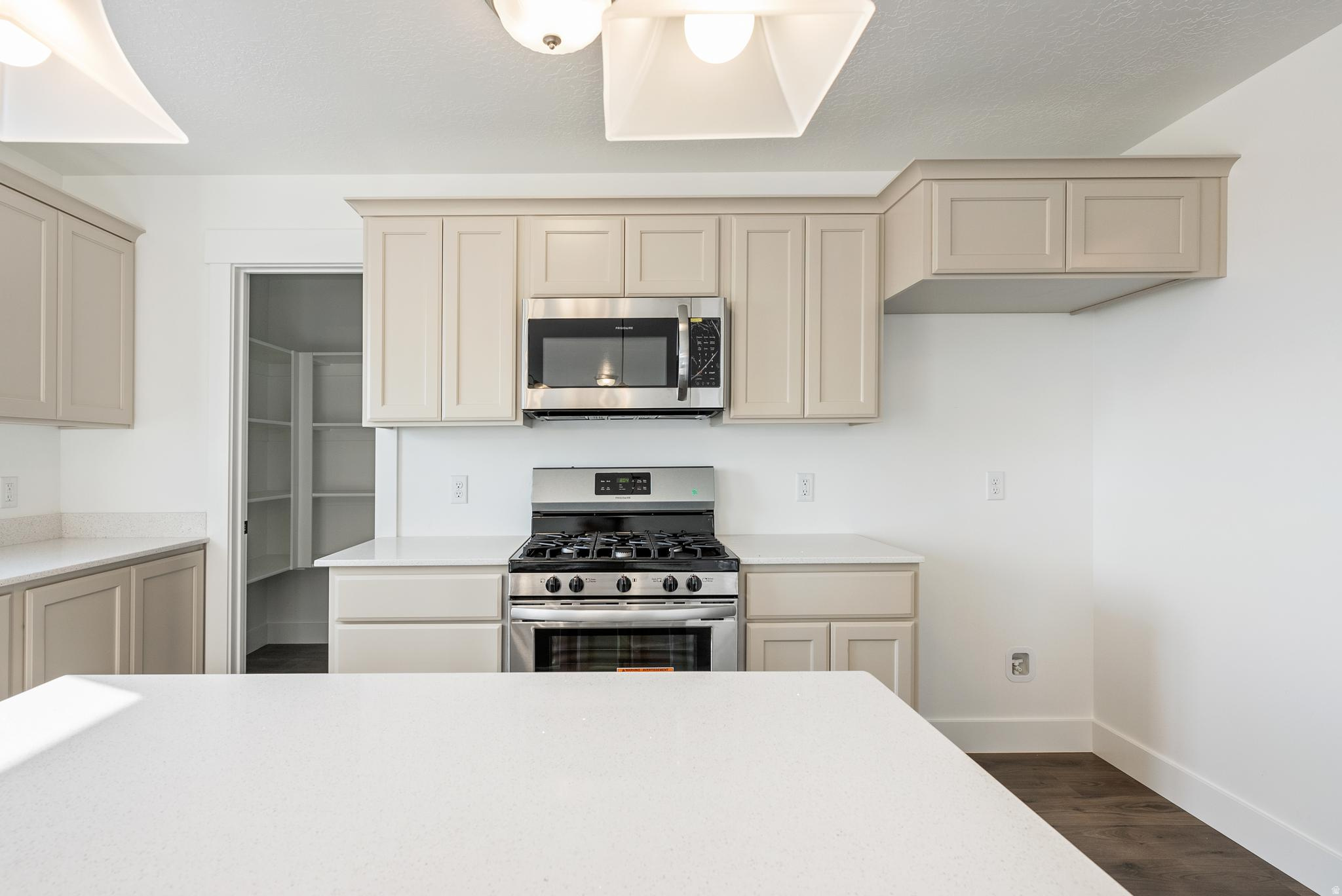 SUMMIT RIDGE THE HILLS - Residential