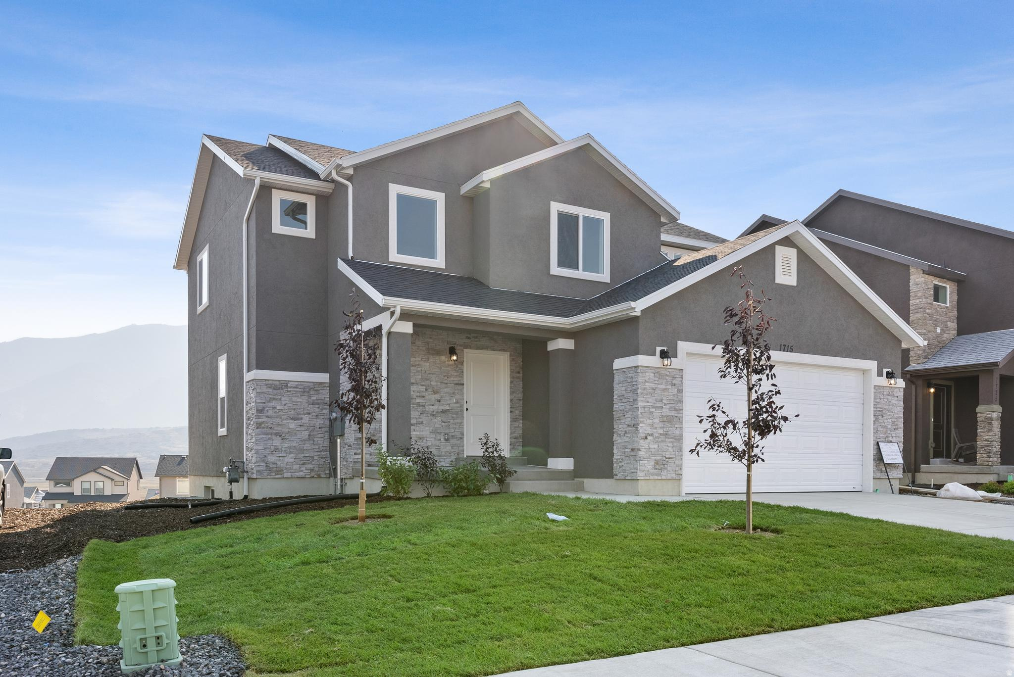 SUMMIT RIDGE THE HILLS - Residential