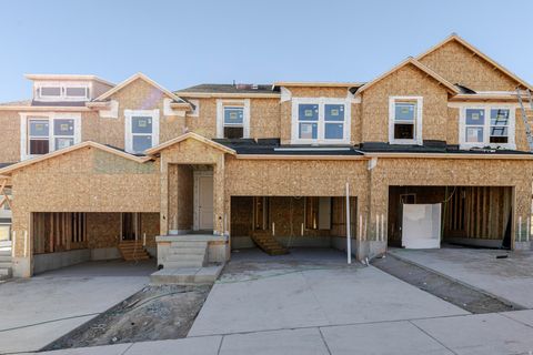 Photo of 1517 W BANNER DR #837, Saratoga Springs, UT 84045 (MLS # 2126668)