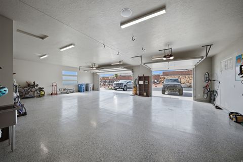 Tiny photo for 1938 N OUTLOOK DR, Washington, UT 84780 (MLS # 2153889)