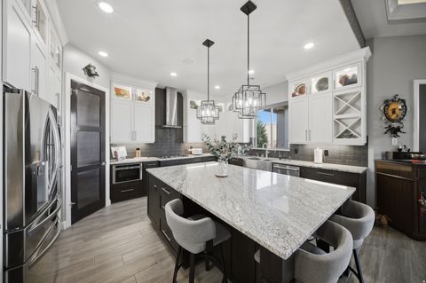 Tiny photo for 1938 N OUTLOOK DR, Washington, UT 84780 (MLS # 2153889)