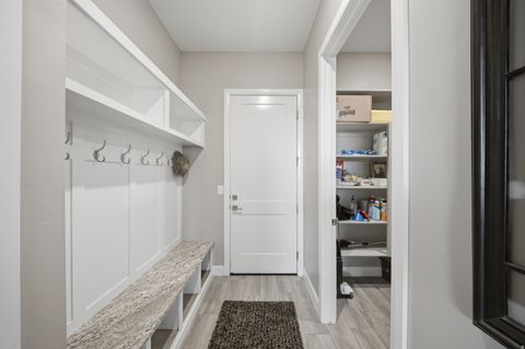 Tiny photo for 1938 N OUTLOOK DR, Washington, UT 84780 (MLS # 2153889)