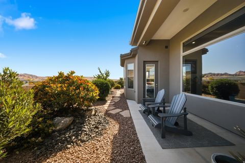 Tiny photo for 1938 N OUTLOOK DR, Washington, UT 84780 (MLS # 2153889)