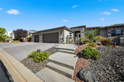 Tiny photo for 1938 N OUTLOOK DR, Washington, UT 84780 (MLS # 2153889)