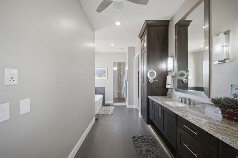 Tiny photo for 1938 N OUTLOOK DR, Washington, UT 84780 (MLS # 2153889)