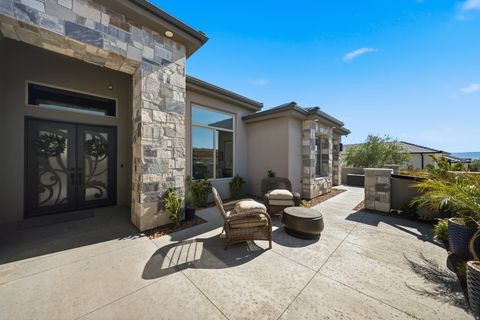 Tiny photo for 1938 N OUTLOOK DR, Washington, UT 84780 (MLS # 2153889)