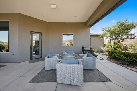 Tiny photo for 1938 N OUTLOOK DR, Washington, UT 84780 (MLS # 2153889)