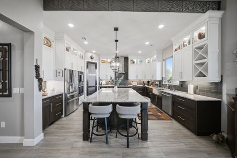 Tiny photo for 1938 N OUTLOOK DR, Washington, UT 84780 (MLS # 2153889)