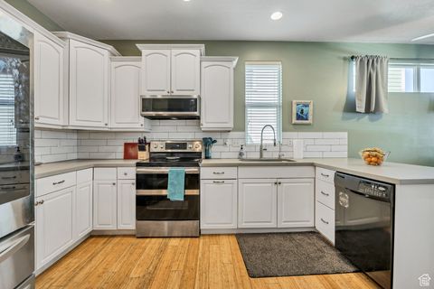 Tiny photo for 5023 W CURRANT DR, South Jordan, UT 84009 (MLS # 2101096)