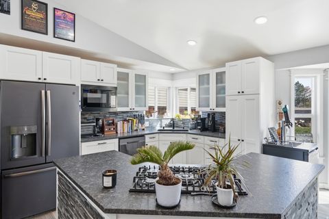 Tiny photo for 373 W 1500 N, Harrisville, UT 84404 (MLS # 2146589)