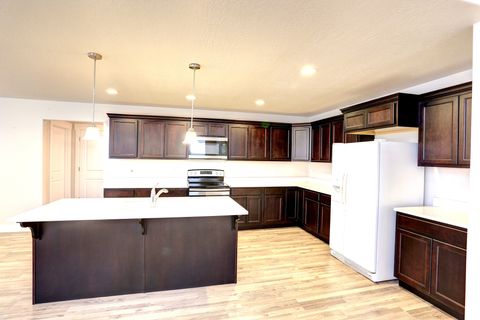 Tiny photo for 1454 N SIERRA WAY, Lehi, UT 84048 (MLS # 2130085)