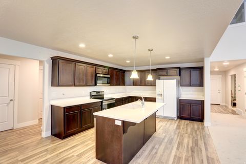 Tiny photo for 1454 N SIERRA WAY, Lehi, UT 84048 (MLS # 2130085)