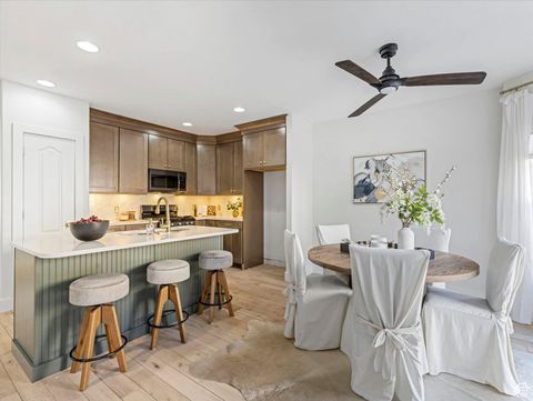 Tiny photo for 14775 S FALKLAND CV, Draper, UT 84020 (MLS # 2114662)