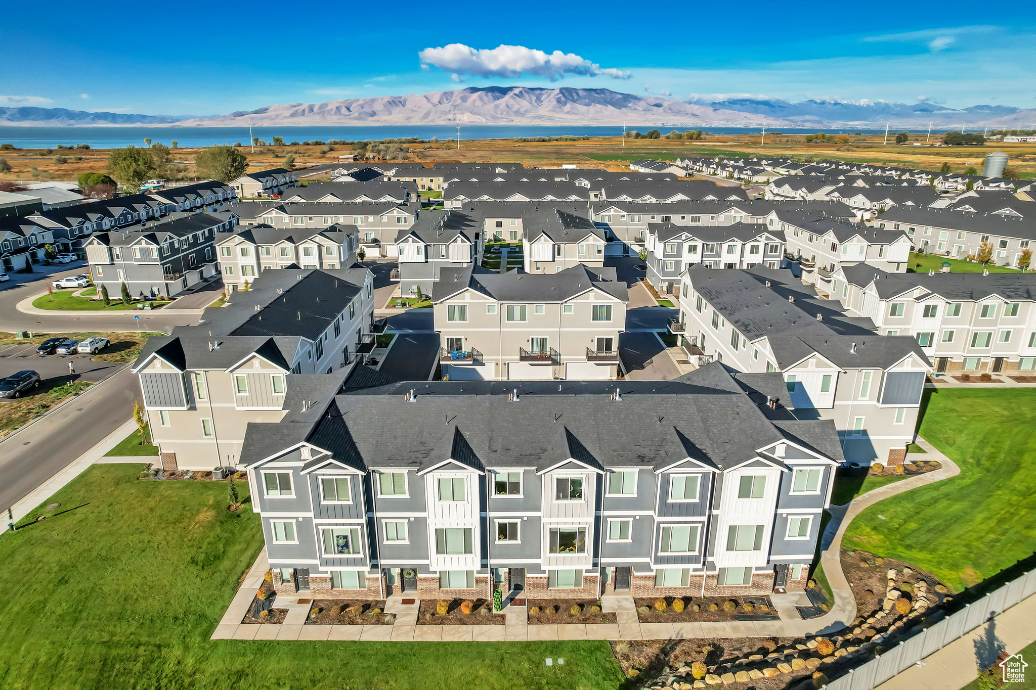 LAKEVIEW - Residential Income