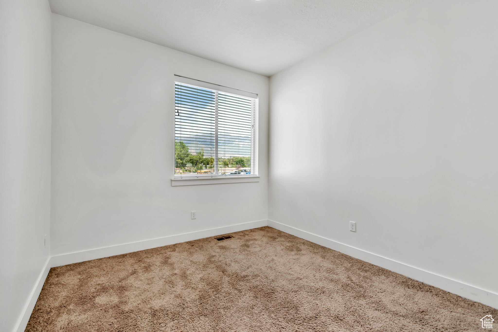 LAKEVIEW - Residential Income