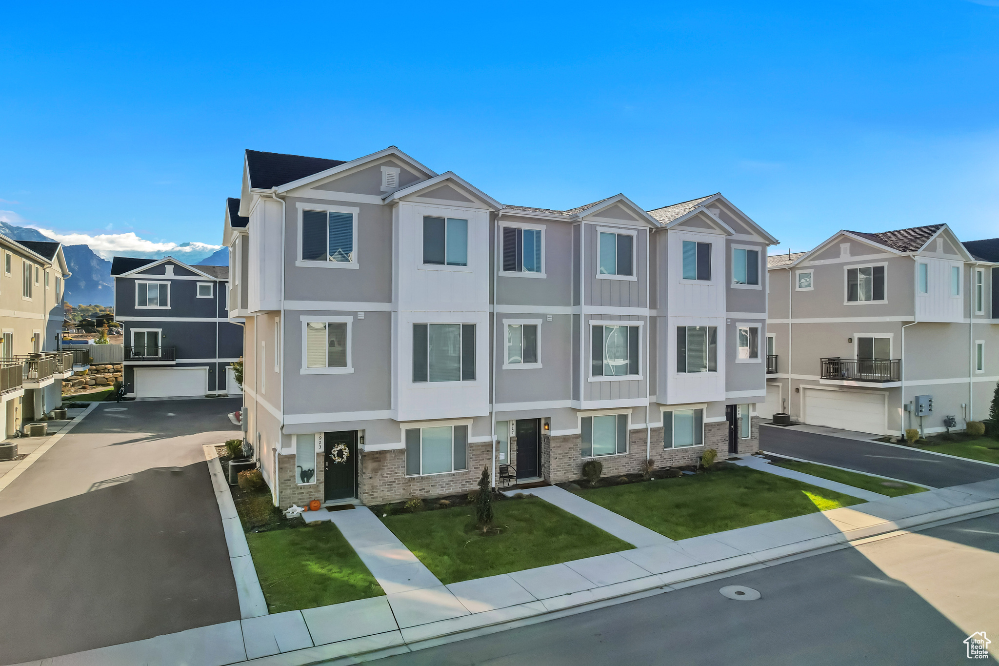 LAKEVIEW - Residential Income