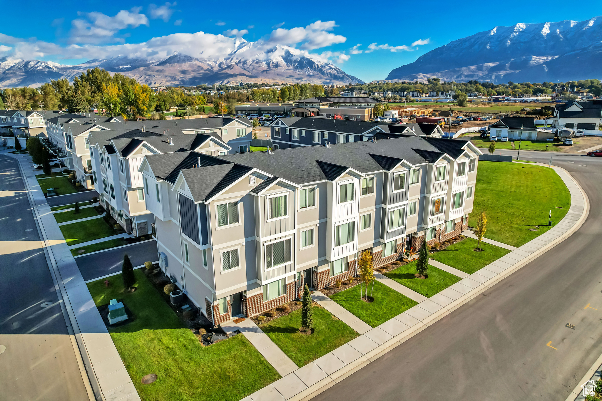 LAKEVIEW - Residential Income