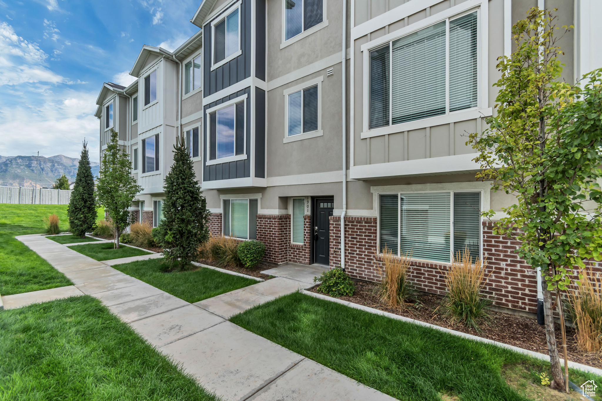 LAKEVIEW - Residential Income