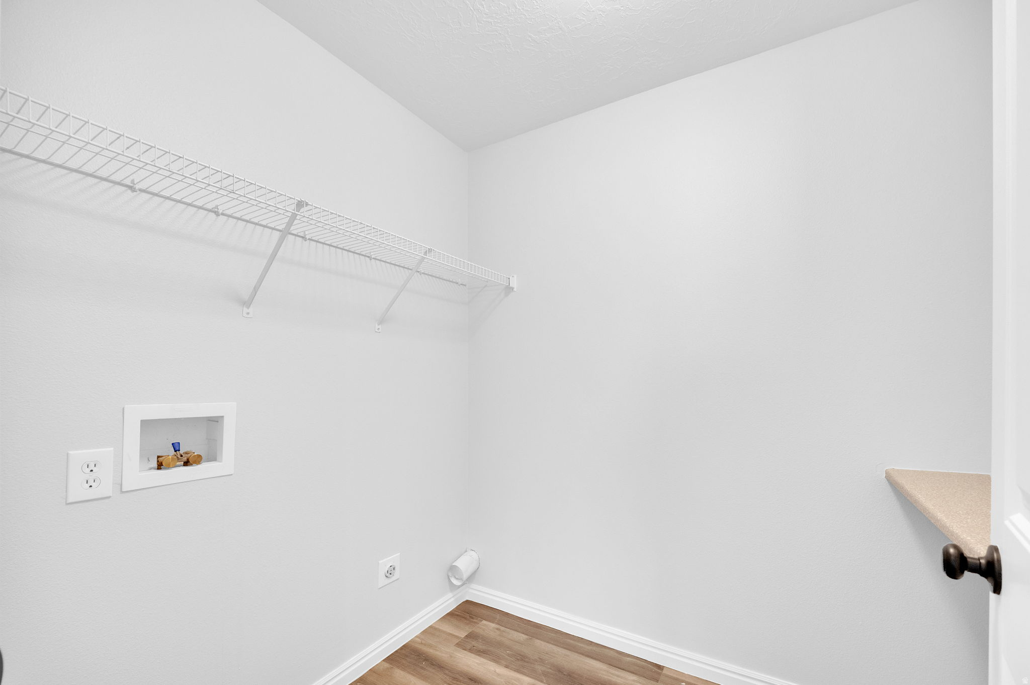 SILVER LAKE - Residential