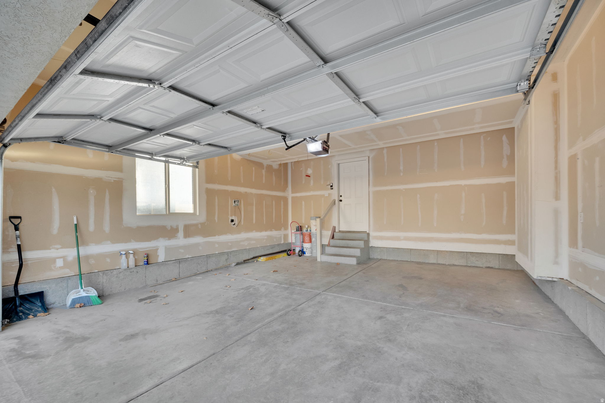 SILVER LAKE - Residential