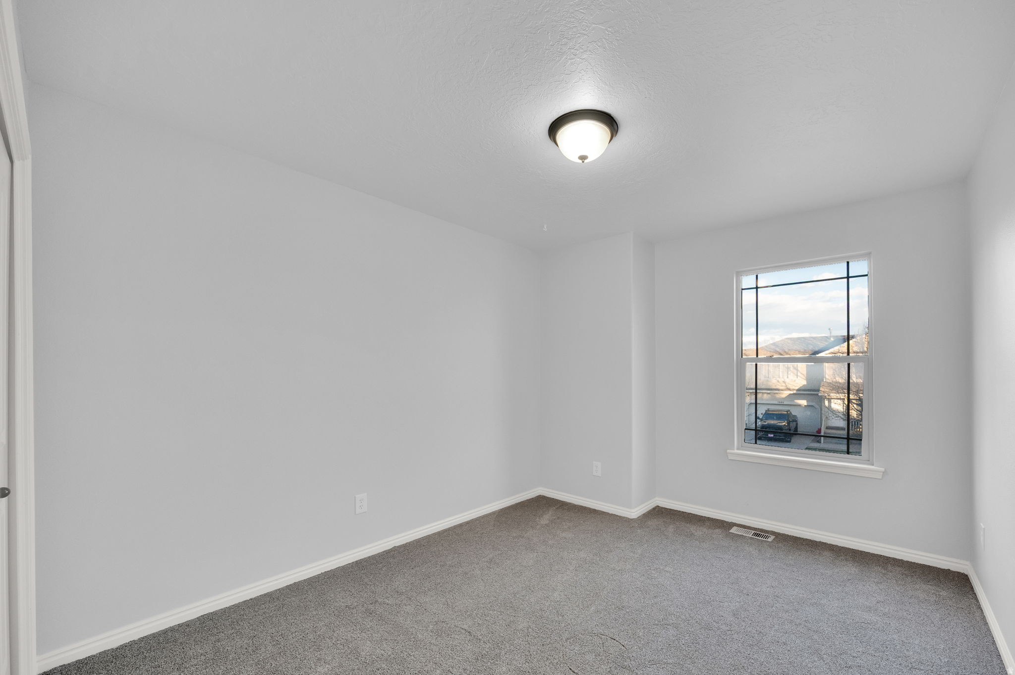 SILVER LAKE - Residential