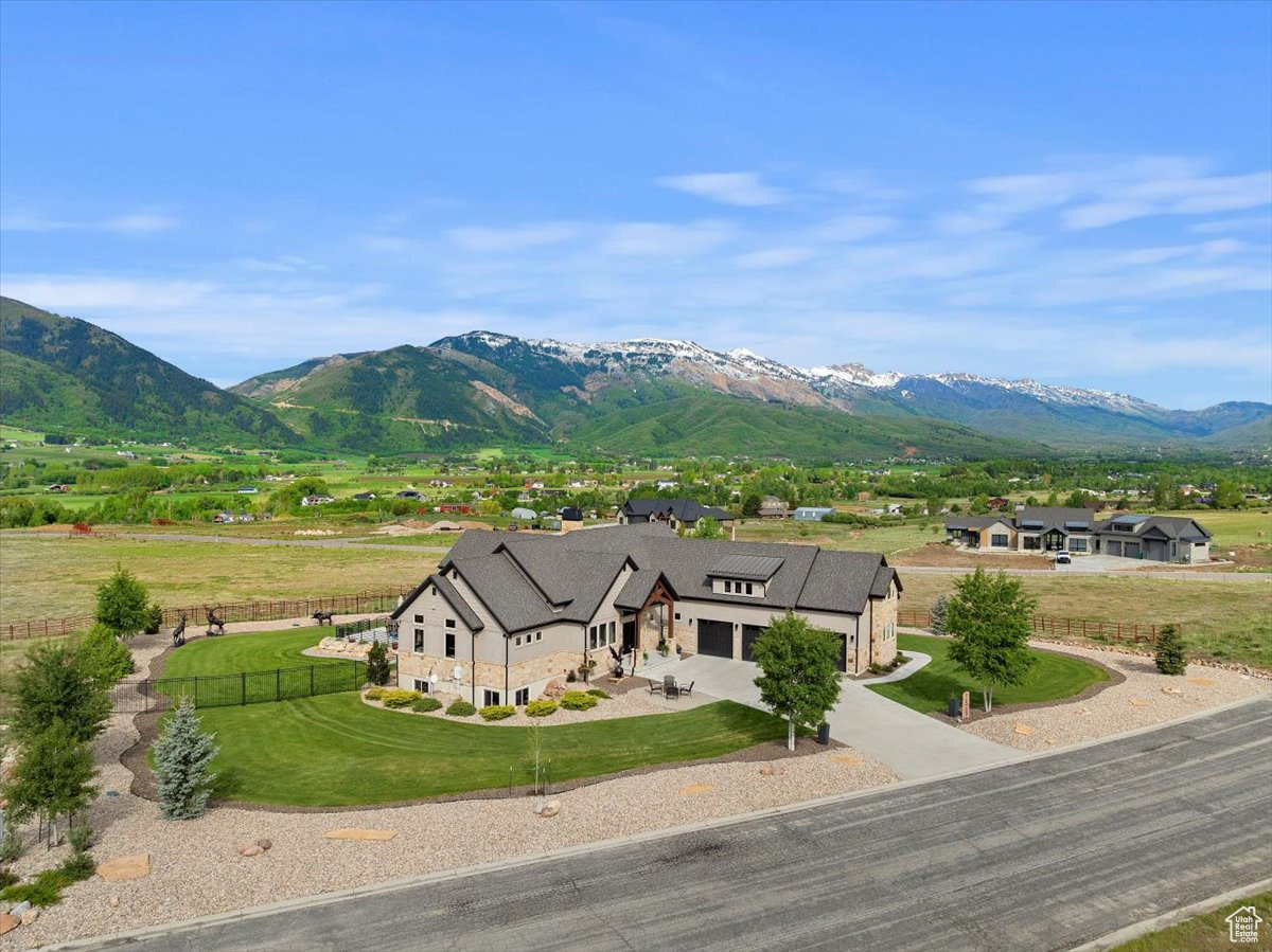 EAGLE RIDGE - Residential