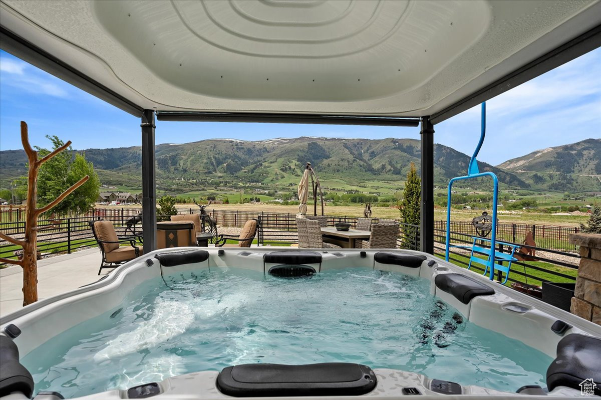 EAGLE RIDGE - Residential