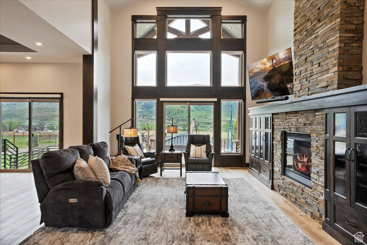 EAGLE RIDGE - Residential