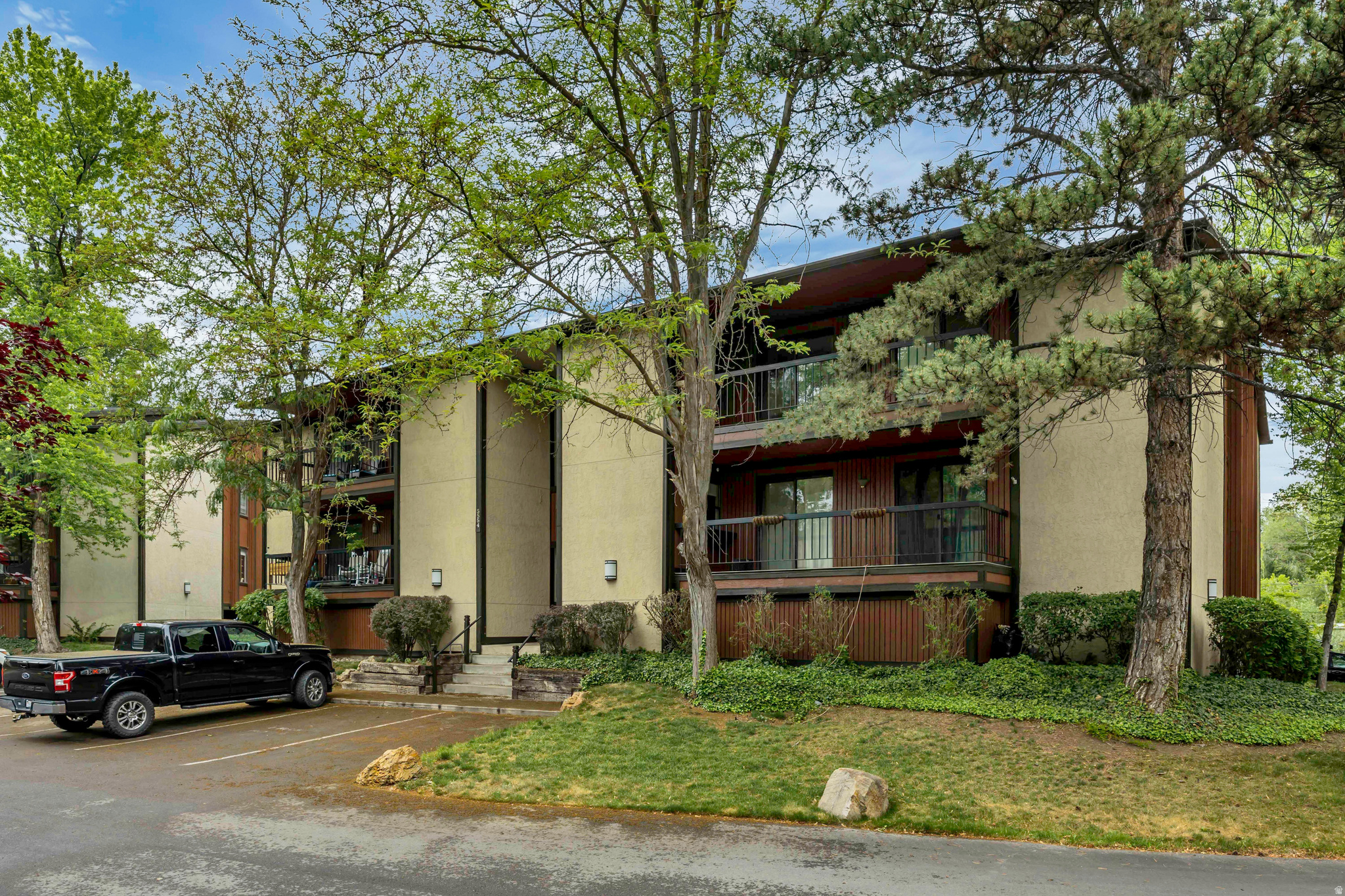 SPRINGTREE - Residential